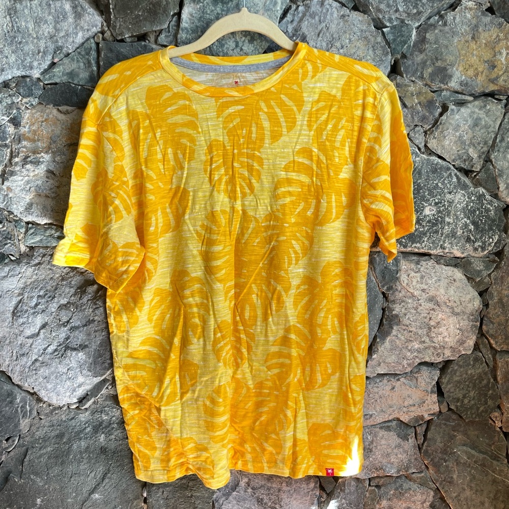 Islander Tropical print orange tshirt Size small
